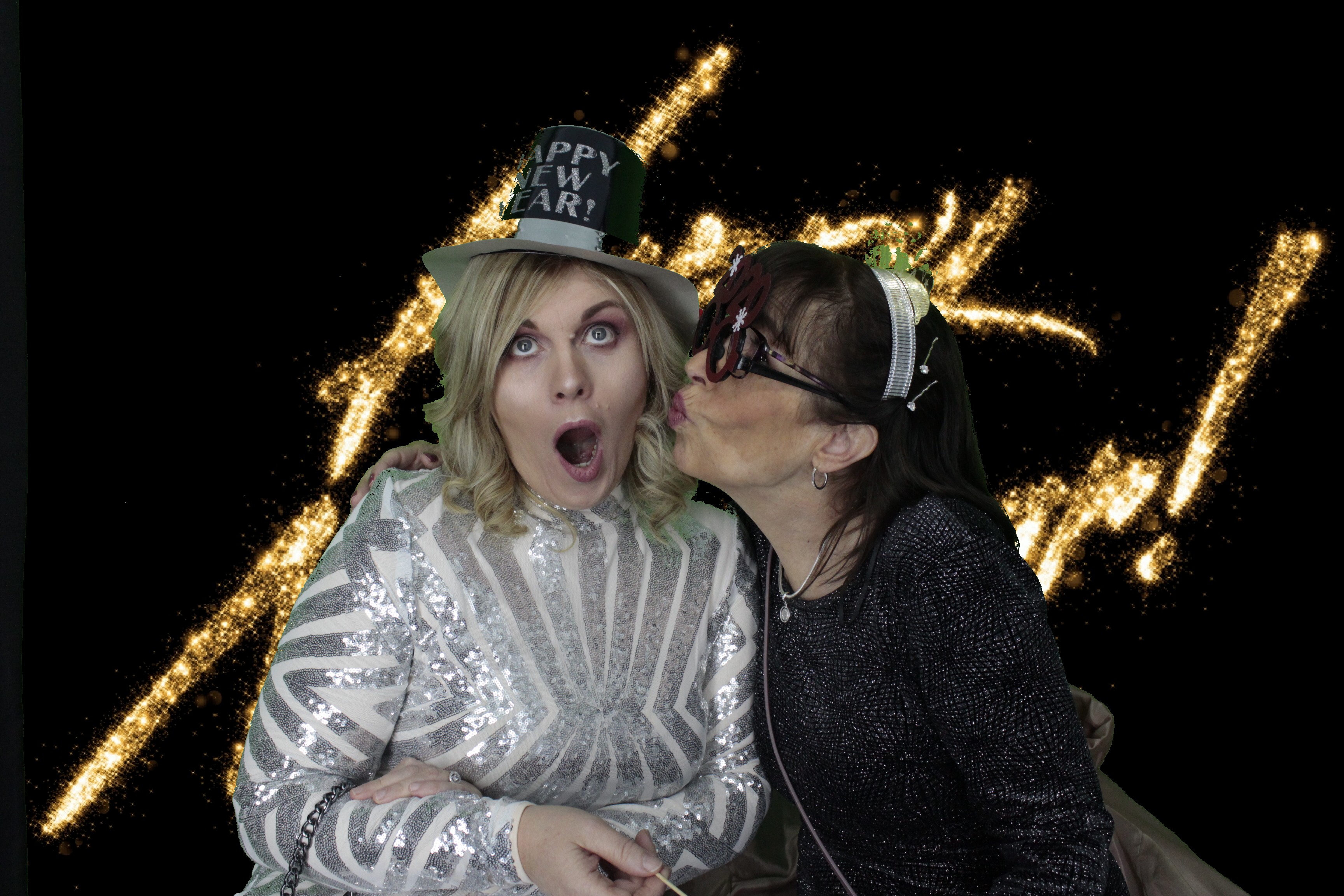 NYE Party | View more photos from the event at gallery.myphotoboothexperience.co.uk/u/MyPhotoBoothExperienceLtd/NYE-Party
